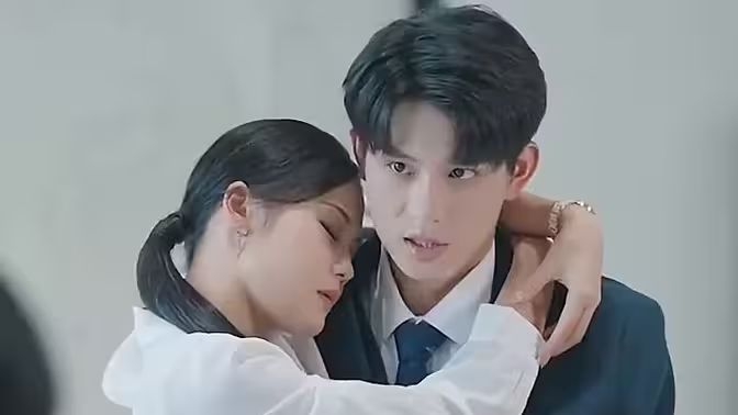 重生后，虐文霸總拿了寵妻劇本(全集)